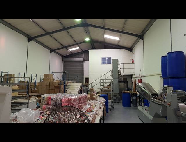 554M² FACTORY TO LET IN SAXON INDUSTRIAL